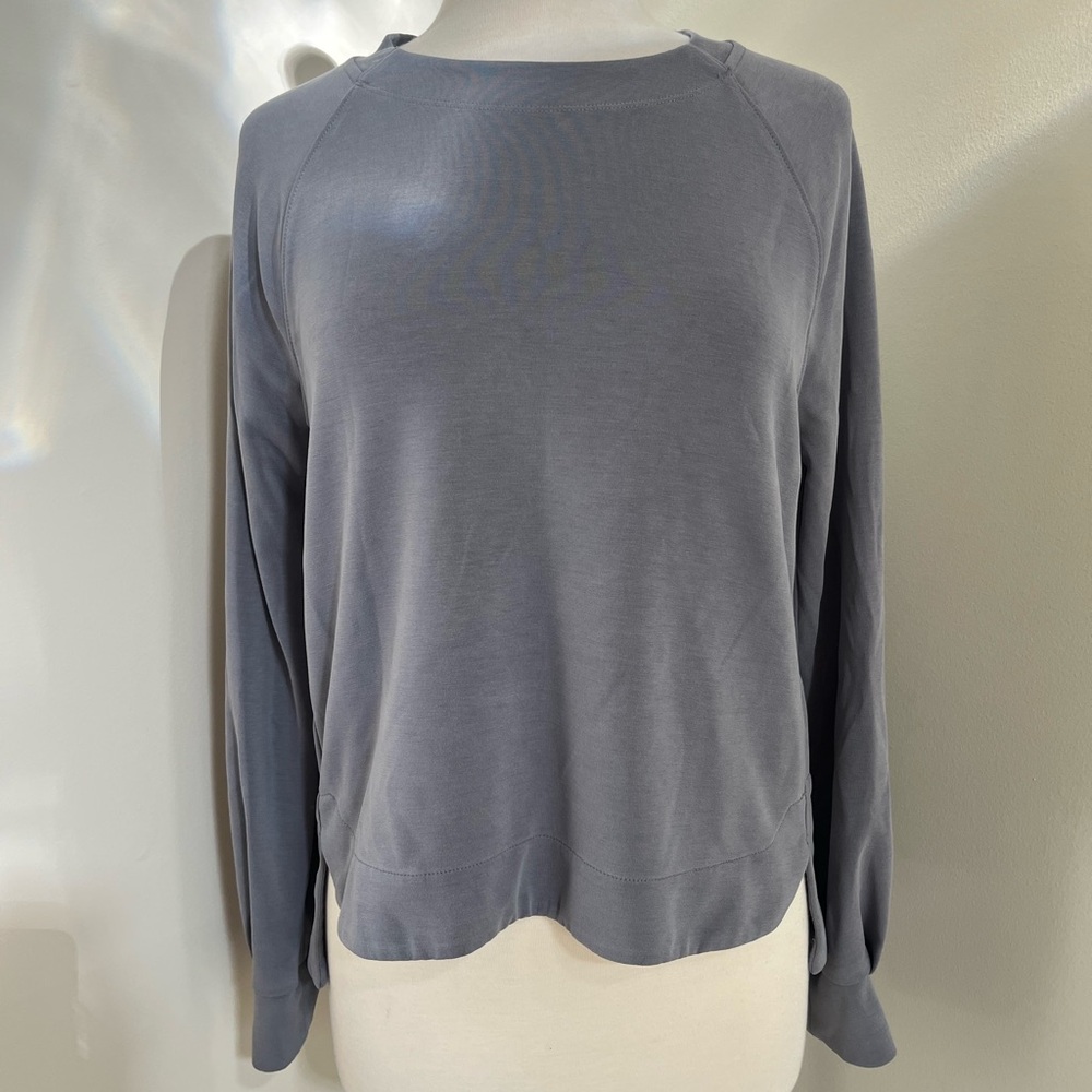 Athleta super soft sweatshirt top silky feel blue gray size small